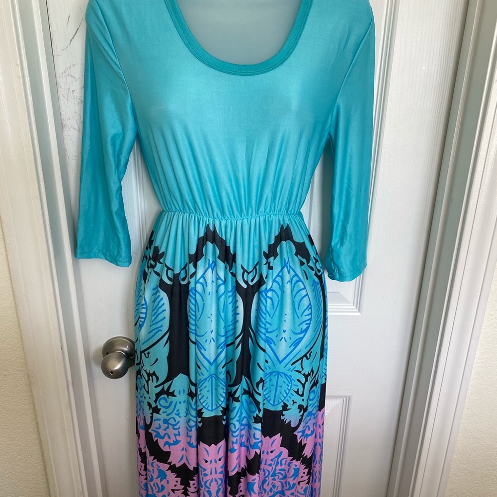 NWOT Gorgeous maxi dress